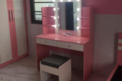 Bàn trang điểm BTD001