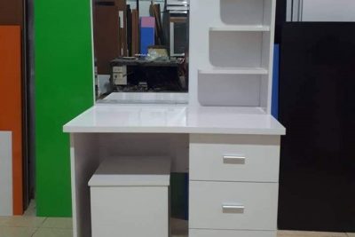 Bàn trang điểm BTD009