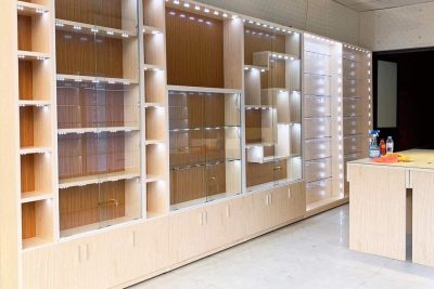 Quầy trưng bày QTB009