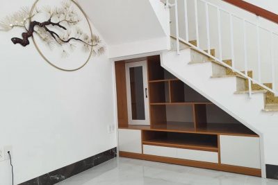 TỦ CẦU THANG 010