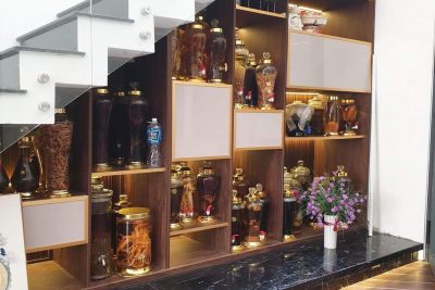 TỦ CẦU THANG +KỆ TRƯNG BÀY 020